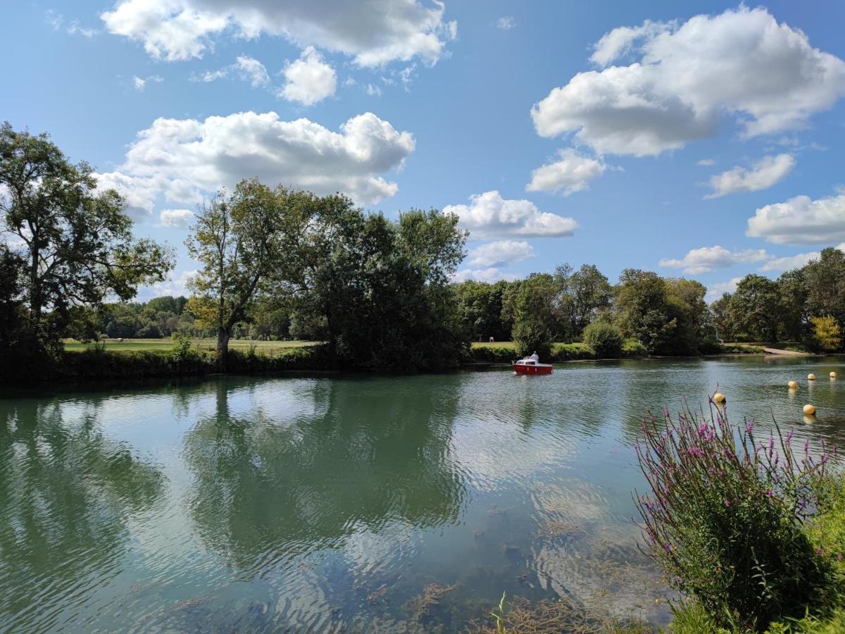 Camping Belle Riviere Chaniers Exterior photo